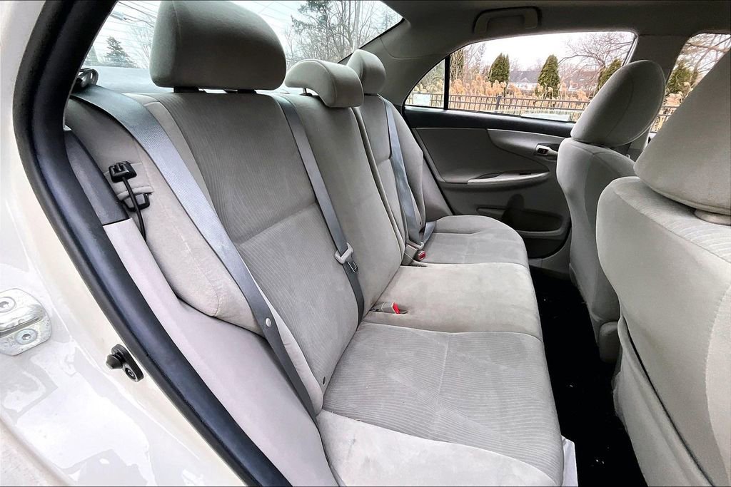 Used 2013 Toyota Corolla LE w/ Premium Pkg image 30