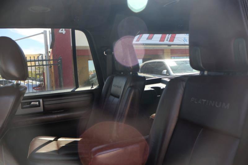Used 2015 Ford Expedition EL Platinum AWD/4WD image 32