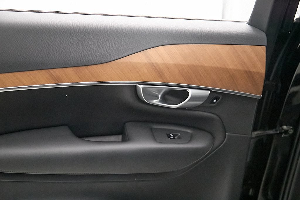 Certified 2024 Volvo XC90 B6 Plus w/ Protection Package Premier AWD/4WD image 21