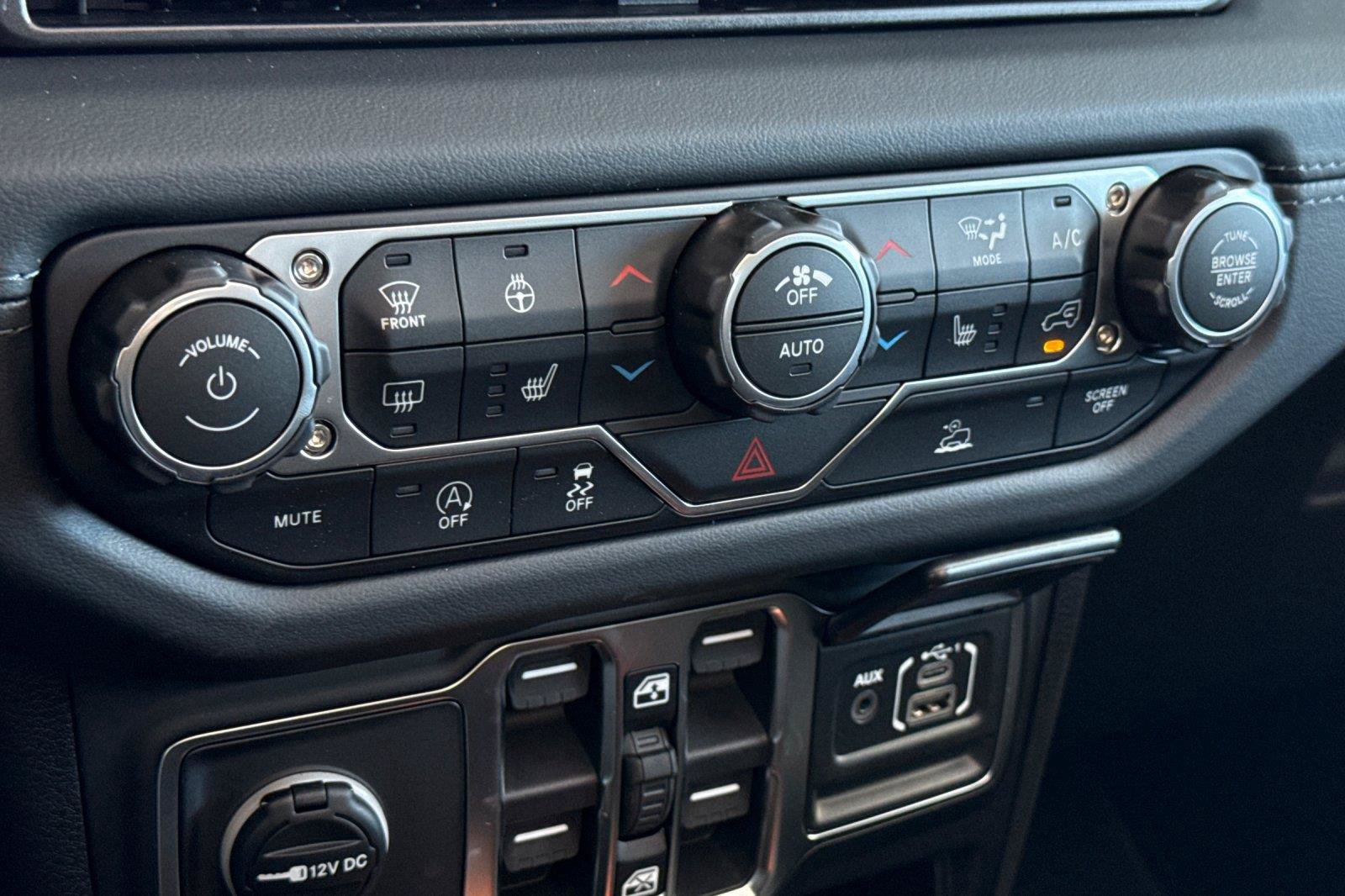 New 2026 Jeep Wrangler Unlimited Sahara AWD/4WD image 20