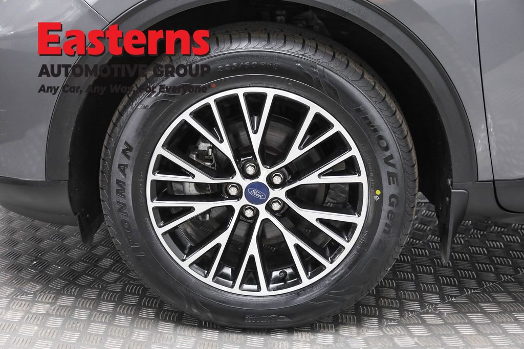 Used 2022 Ford Escape SE w/ Cold Weather Package image 31