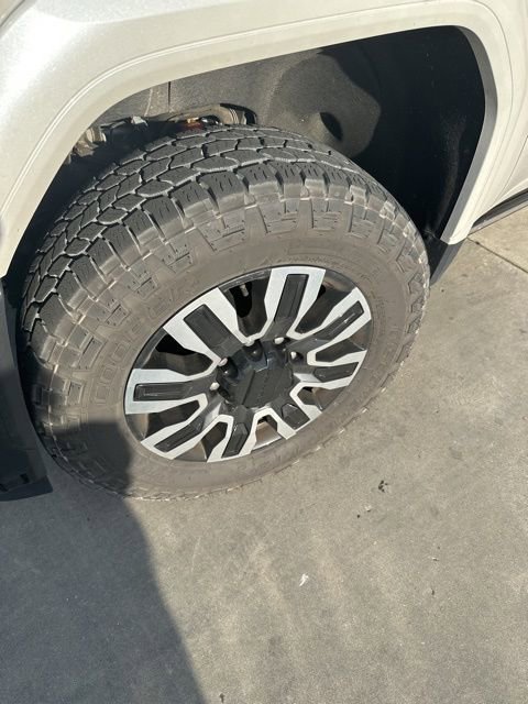 Used 2024 GMC Sierra 2500 Denali Ultimate w/ Max Trailering Package image 9