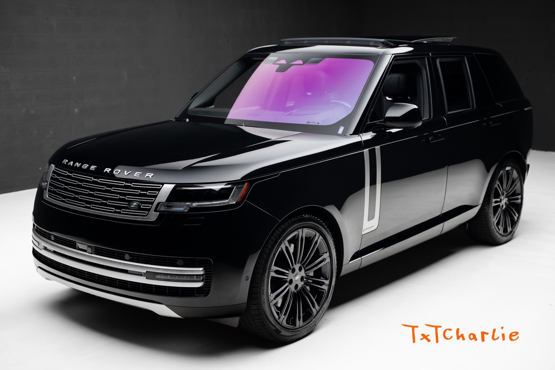 Used 2023 Land Rover Range Rover Autobiography AWD/4WD image 1