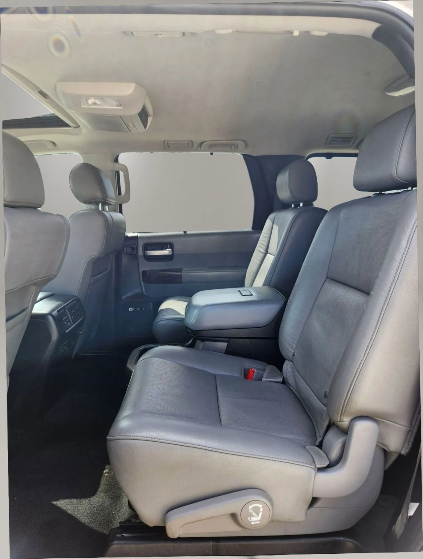 Used 2016 Toyota Sequoia Platinum AWD/4WD image 15
