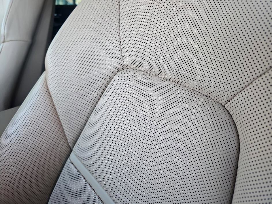 Used 2022 Porsche Cayenne image 17