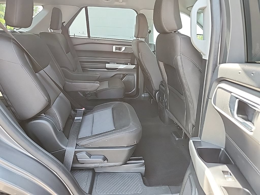 Used 2024 Ford Explorer XLT AWD/4WD image 35