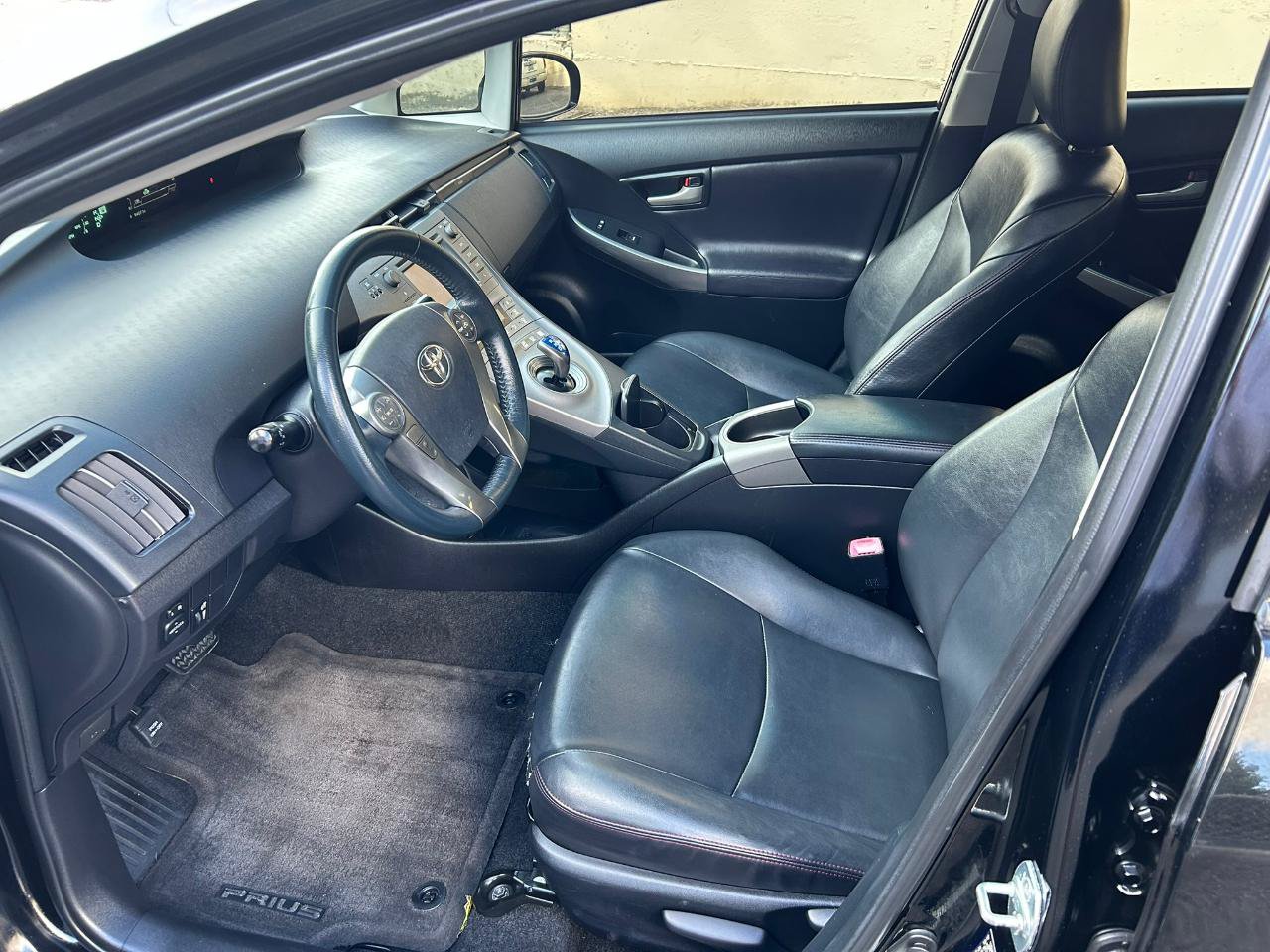 Used 2013 Toyota Prius Persona Series FWD image 9