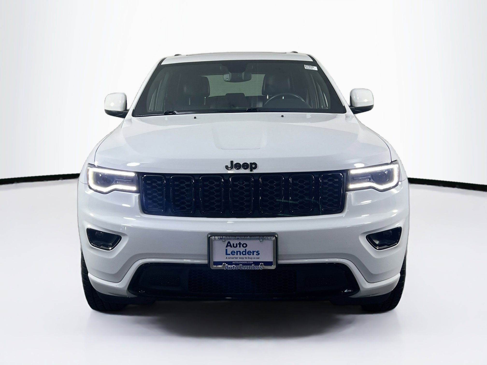 Used 2022 Jeep Grand Cherokee Laredo X image 2