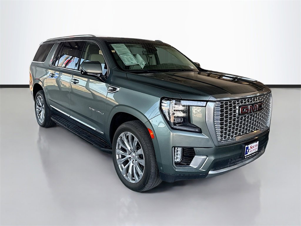 Used 2024 GMC Yukon XL Denali w/ Advanced Technology Package image 3