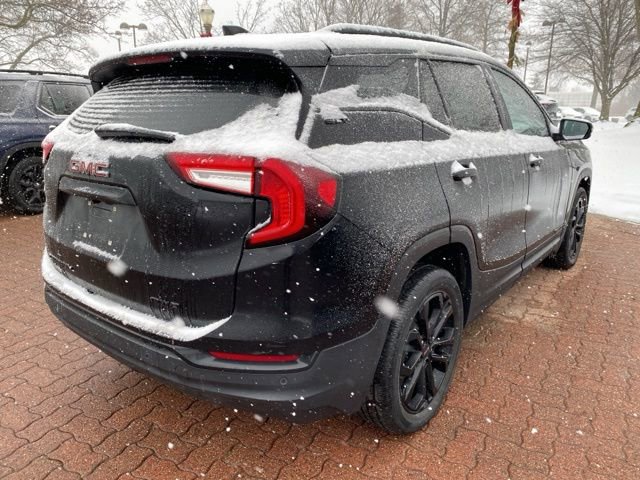 Used 2022 GMC Terrain SLT w/ Elevation Edition image 9