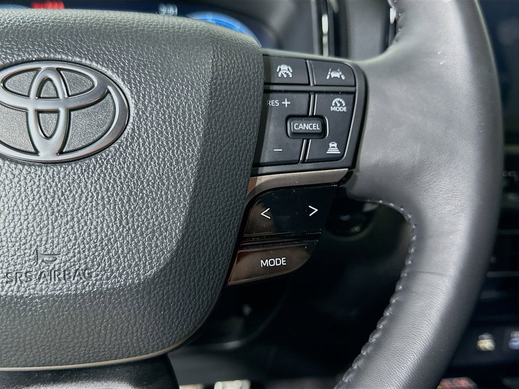 Used 2025 Toyota Camry XSE image 18