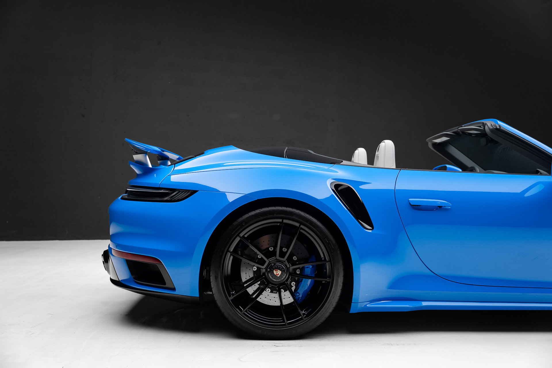 Used 2022 Porsche 911 Turbo S AWD/4WD image 40
