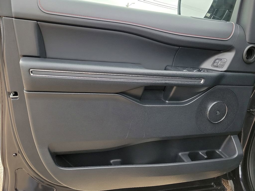 Used 2024 Ford Expedition Max Limited AWD/4WD image 18