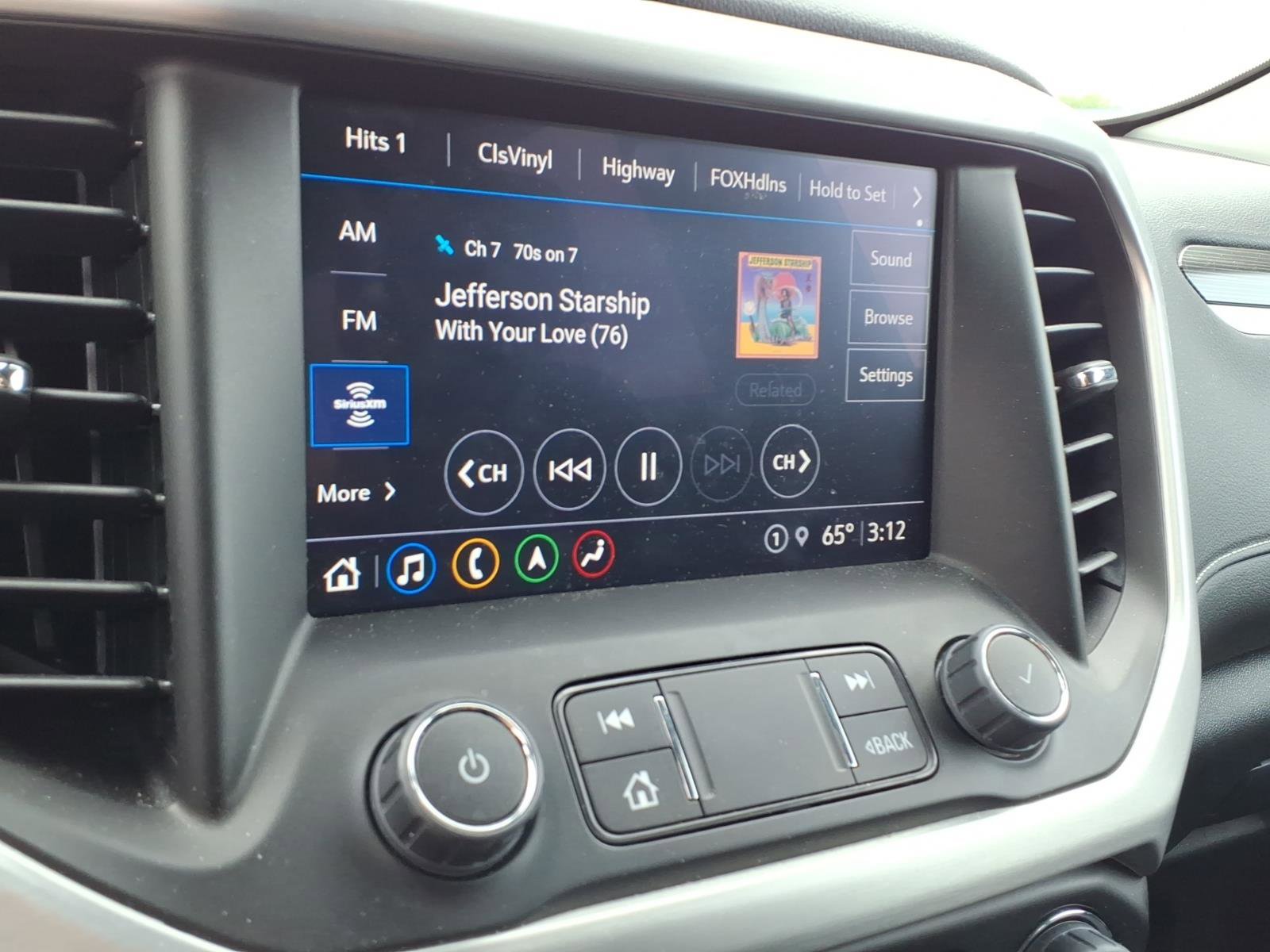 Used 2023 GMC Acadia SLT w/ LPO, Floor Liner Package FWD image 11