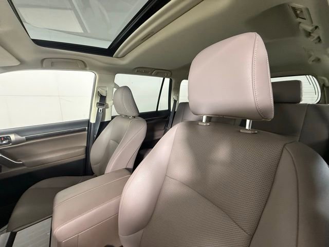 Used 2021 Lexus GX 460 Premium w/ Premium Package image 16
