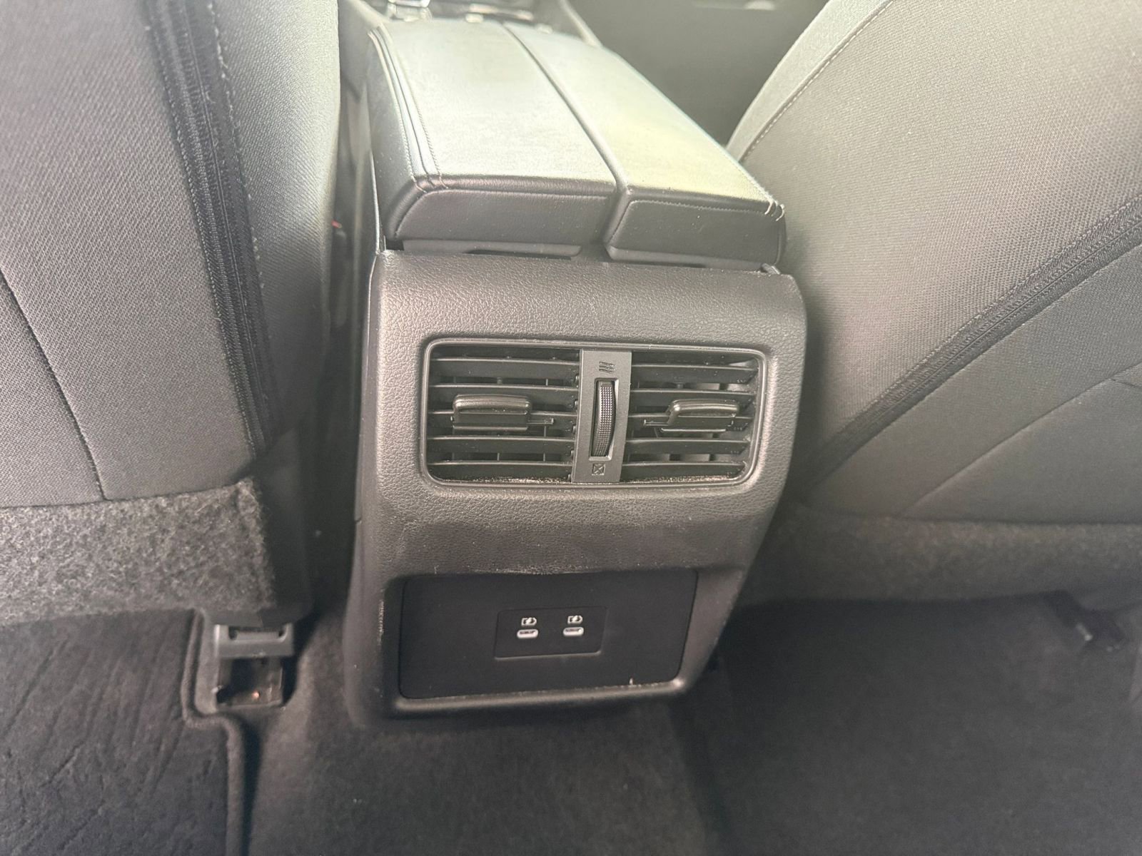 Used 2025 Nissan Rogue SV FWD image 24
