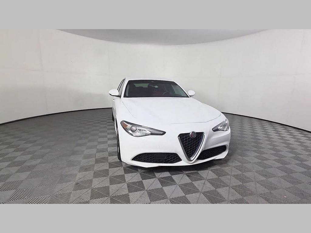 Used 2020 Alfa Romeo Giulia RWD image 49