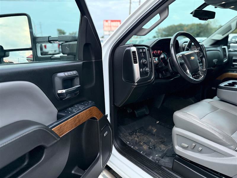 Used 2017 Chevrolet Silverado 3500 LTZ w/ Duramax Plus Package image 24