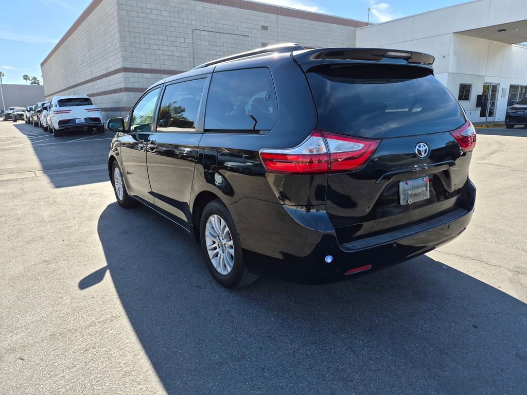 Used 2015 Toyota Sienna XLE w/ XLE Navigation Package image 5