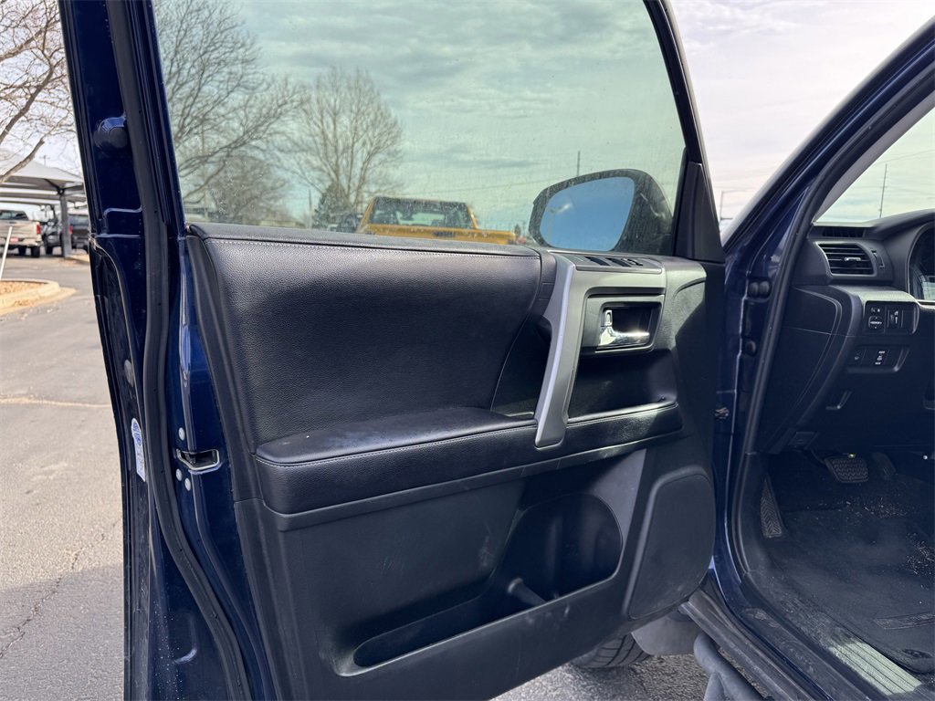 Used 2016 Toyota 4Runner Limited image 8