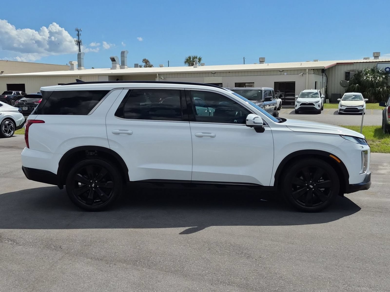 Used 2025 Hyundai Palisade XRT FWD image 4