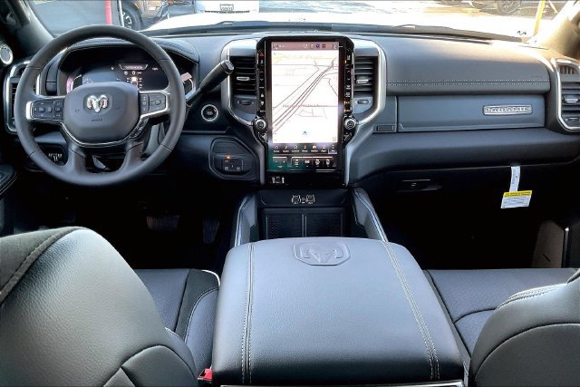 New 2026 RAM 2500 Laramie AWD/4WD image 4