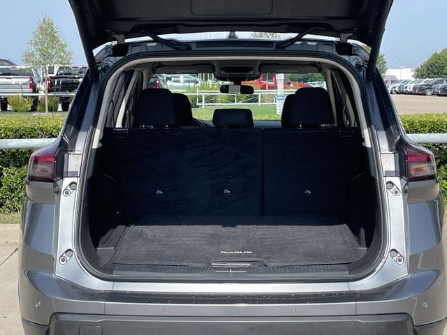 Used 2025 Nissan Rogue SV FWD image 27
