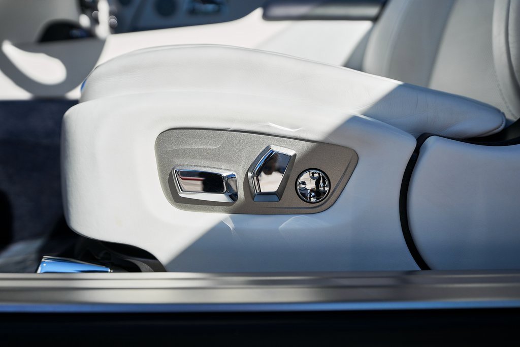 Used 2020 Rolls-Royce Wraith image 33