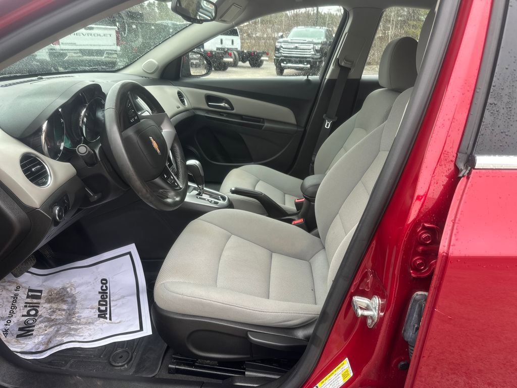 Used 2014 Chevrolet Cruze LT w/ RS Package image 9