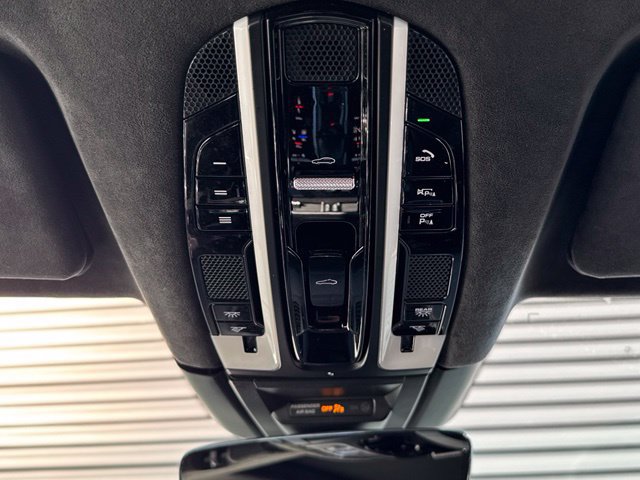 Used 2021 Porsche Cayenne GTS AWD/4WD image 26