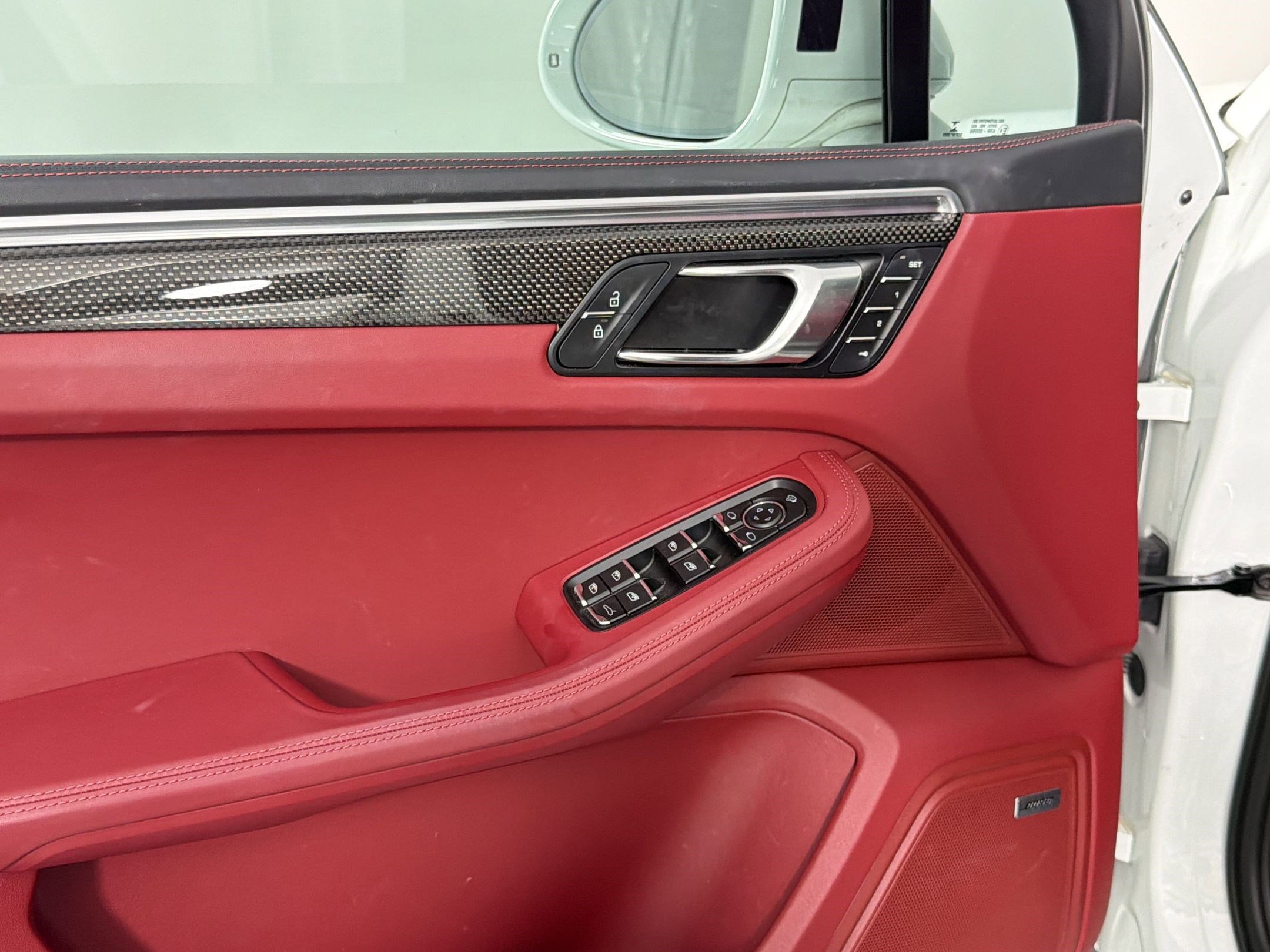 Certified 2022 Porsche Macan S image 15