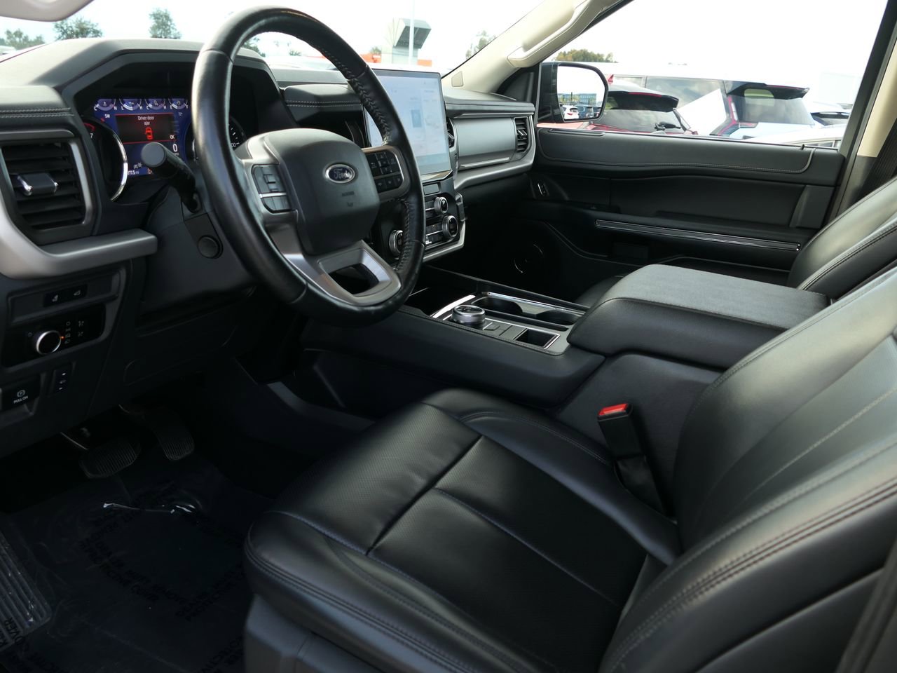 Used 2024 Ford Expedition XLT image 17
