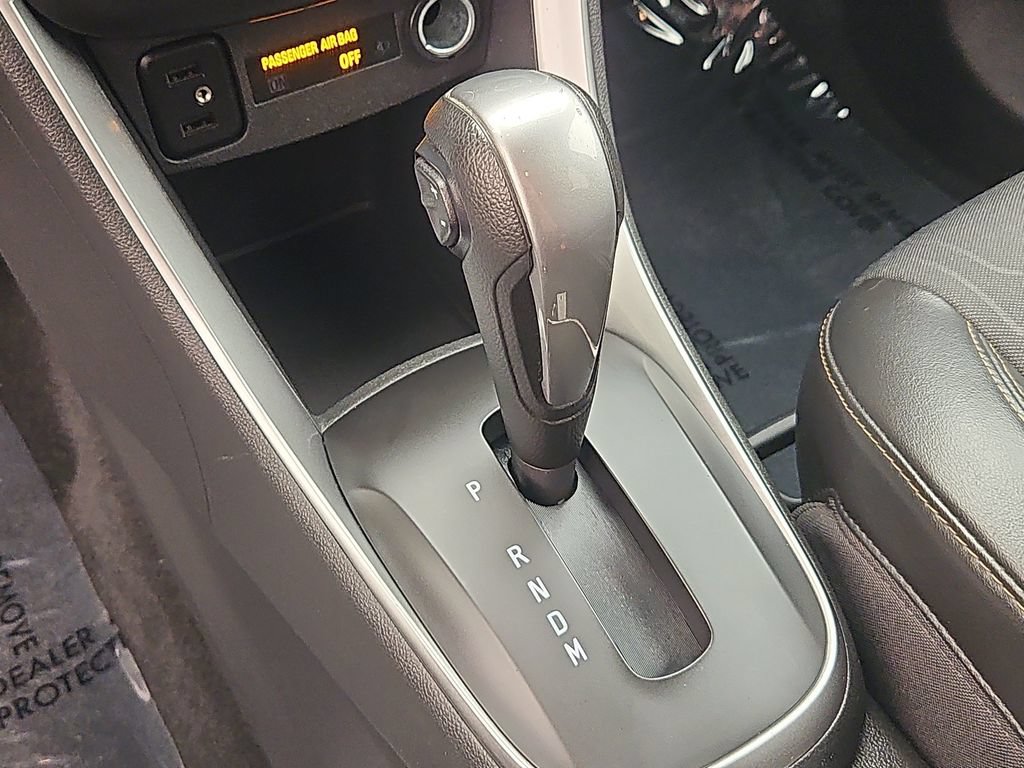 Used 2019 Chevrolet Trax LT w/ LT Convenience Package AWD/4WD image 23