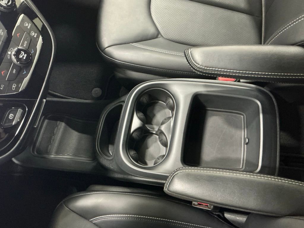Used 2025 Chrysler Pacifica Select image 14