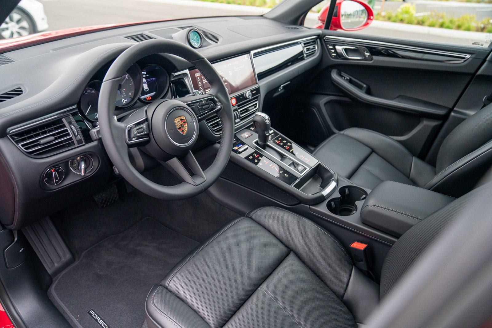 New 2026 Porsche Macan S image 4