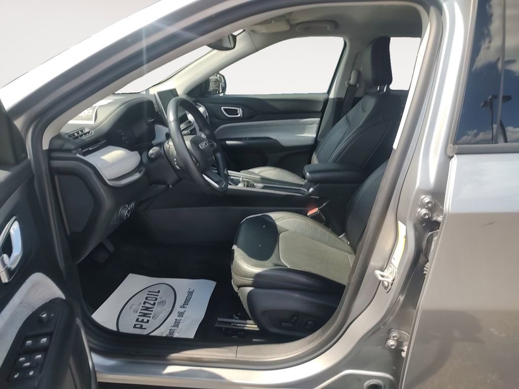 Used 2022 Jeep Compass Latitude AWD/4WD image 9