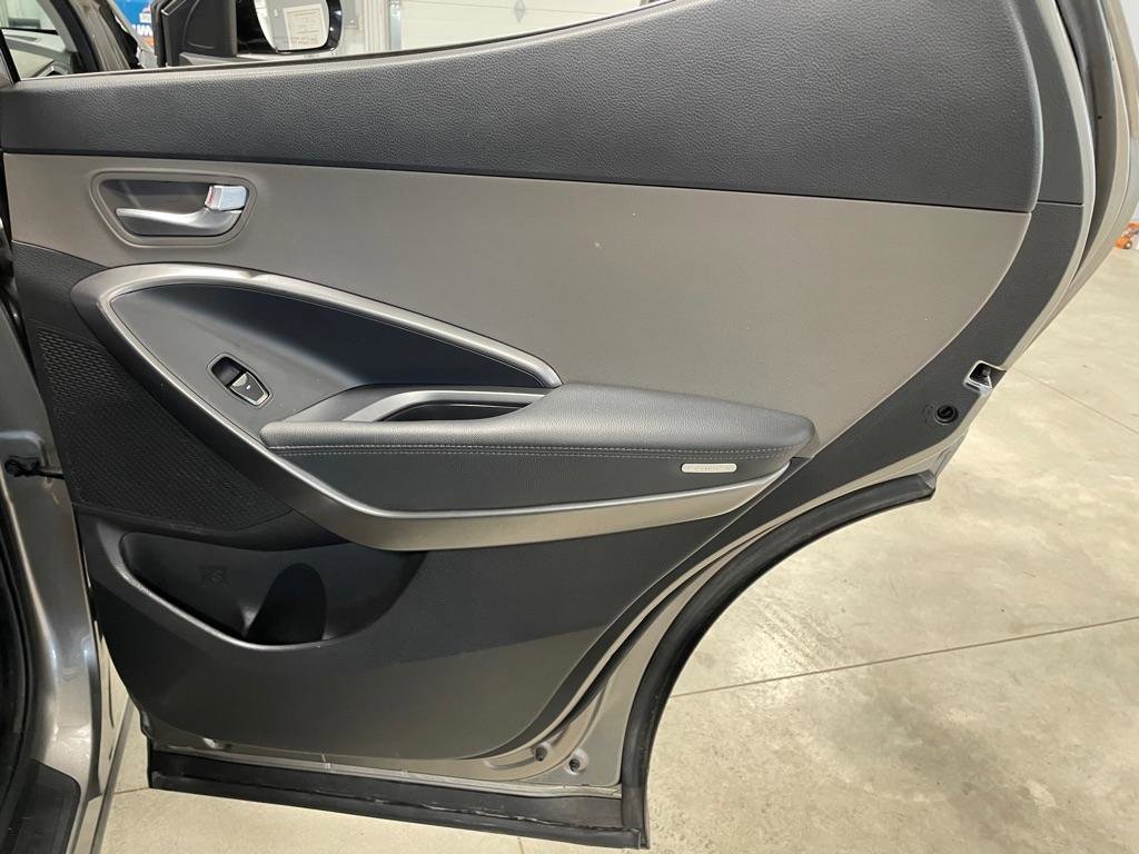 Used 2018 Hyundai Santa Fe Sport image 21