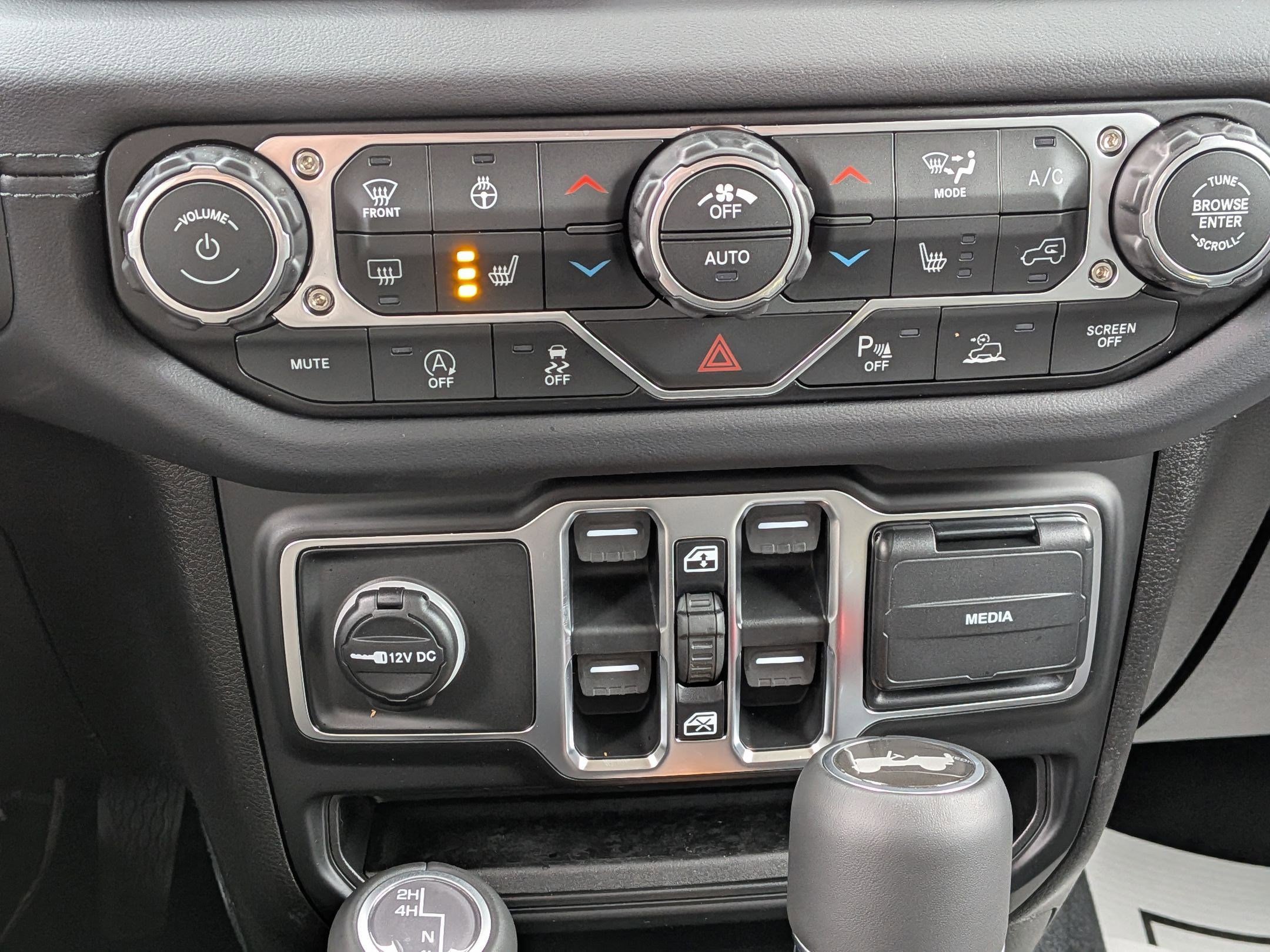 New 2026 Jeep Wrangler Sahara AWD/4WD image 21