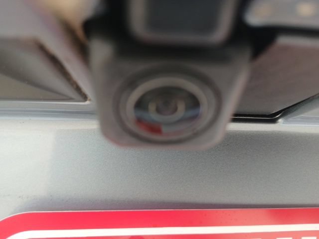 Used 2023 Toyota Highlander LE FWD image 5