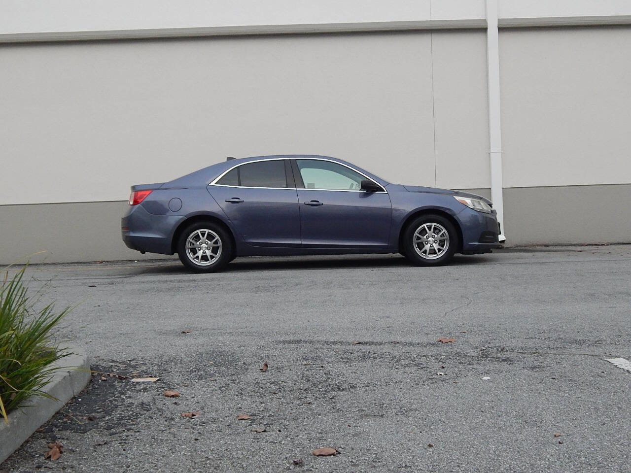 Used 2014 Chevrolet Malibu LS image 2