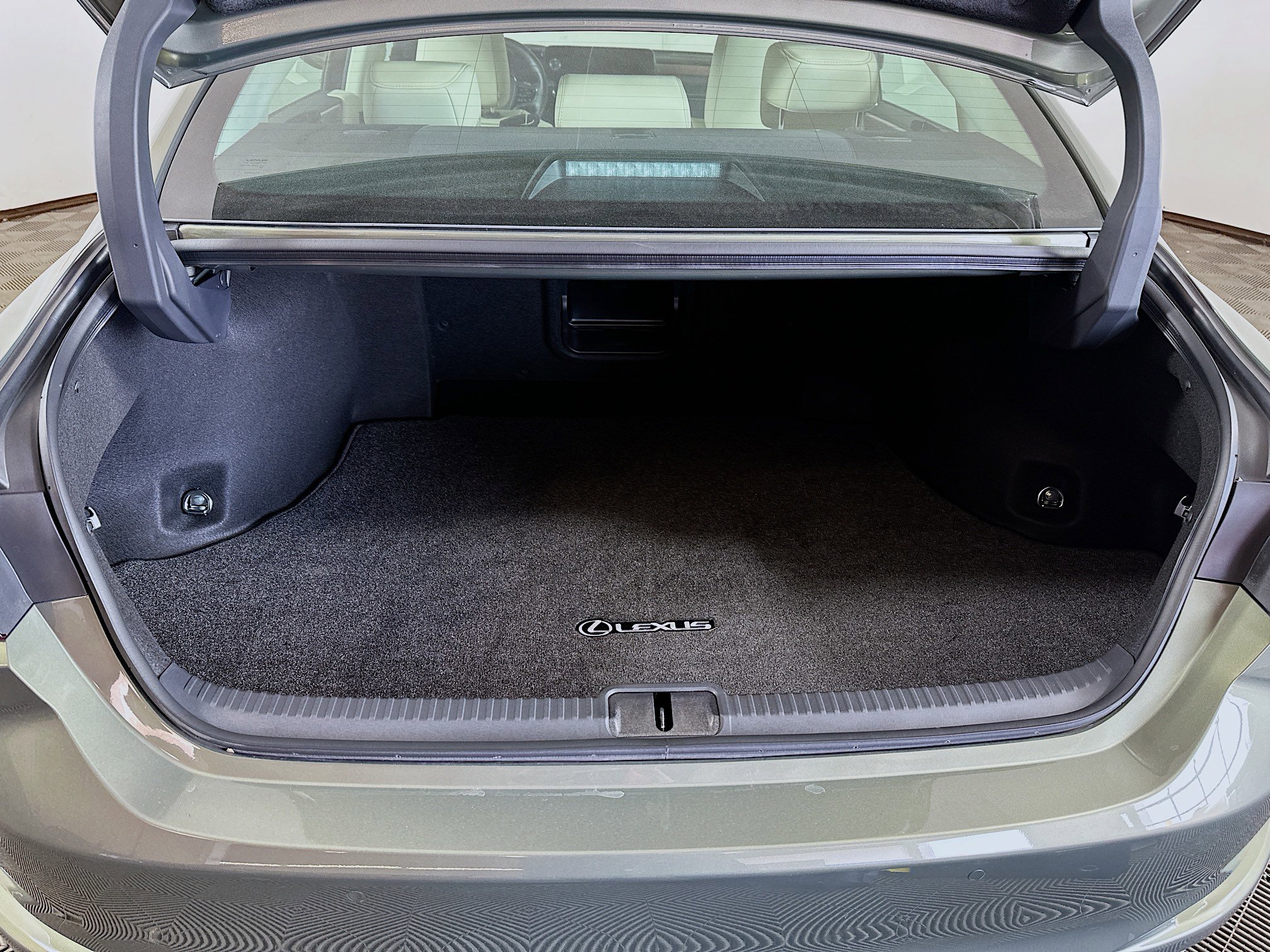 Used 2025 Lexus ES 350 w/ Premium Package image 24