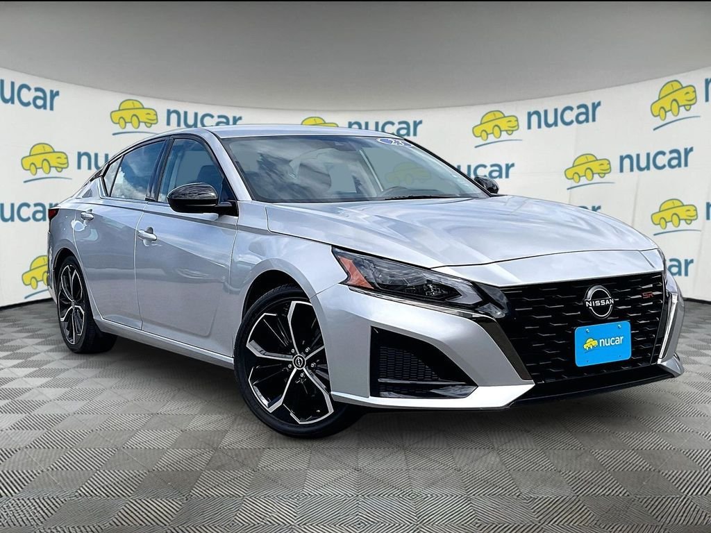 Used 2023 Nissan Altima 2.5 SR FWD image 1