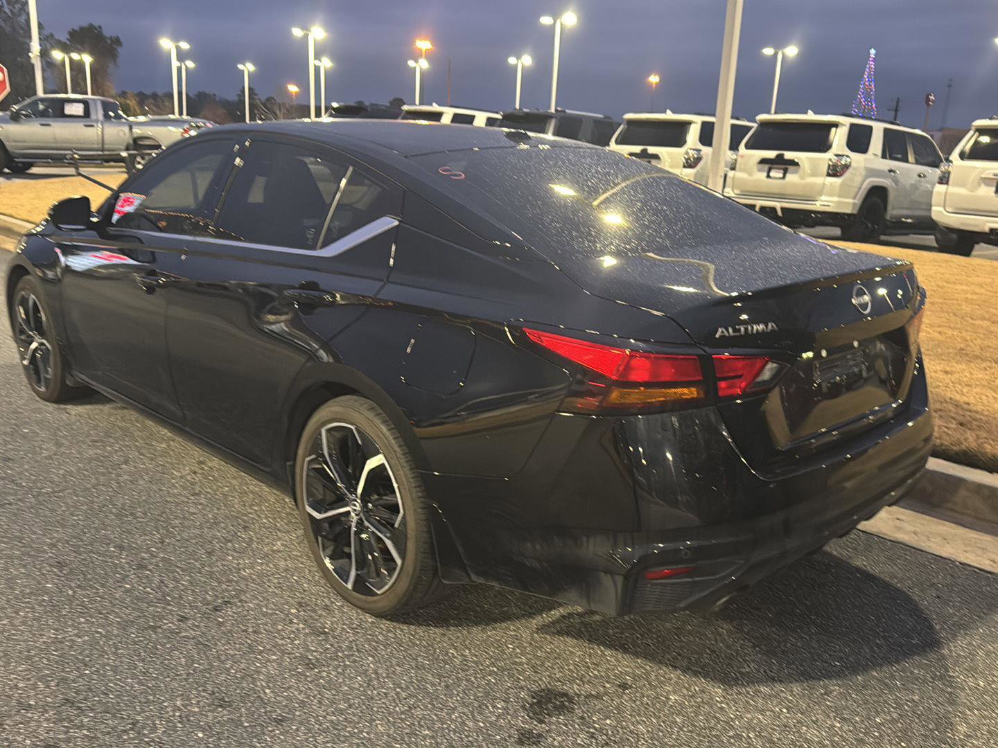 Used 2024 Nissan Altima 2.5 SR w/ SR Premium Package image 7