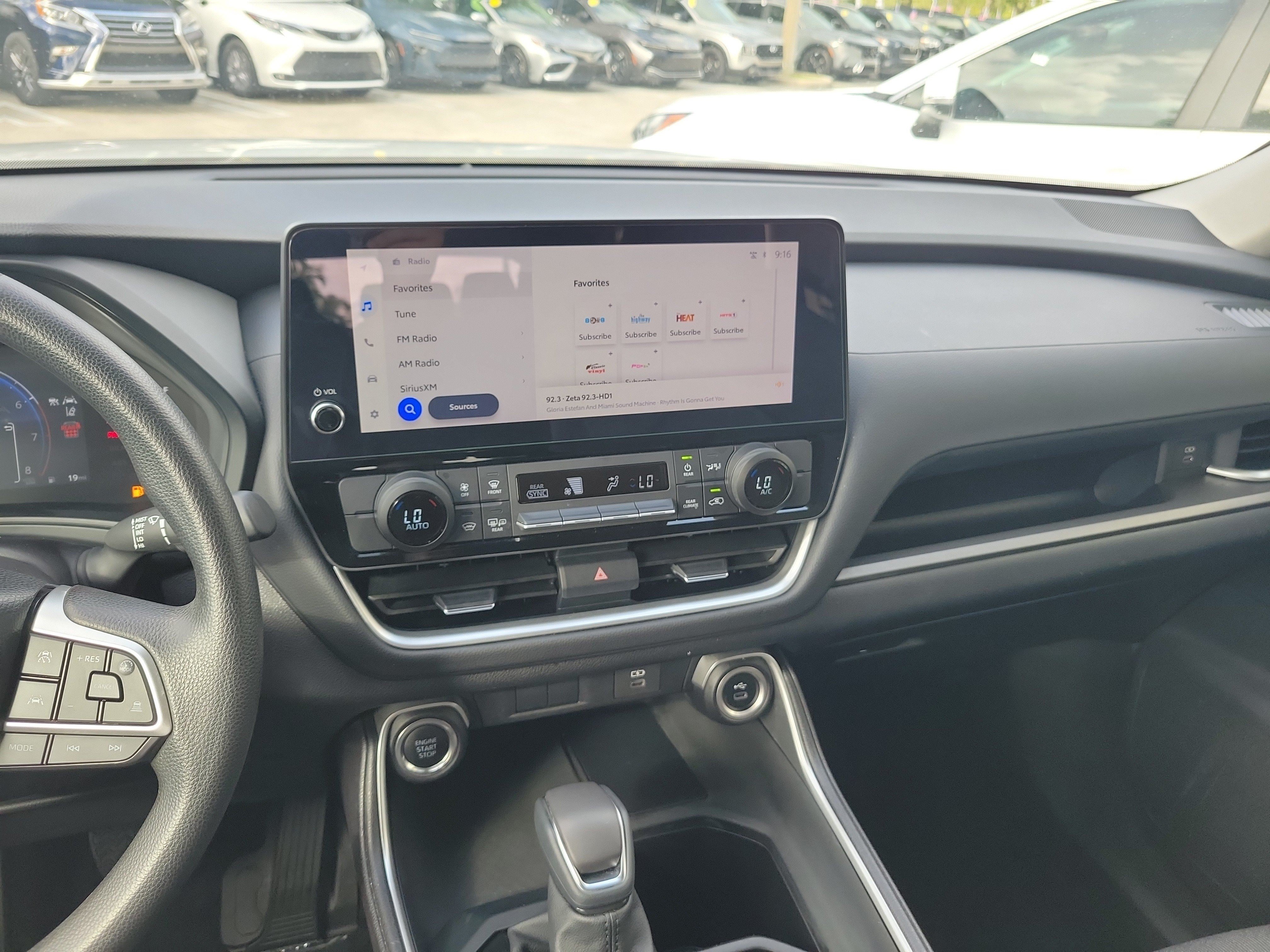 Used 2025 Toyota Grand Highlander FWD image 19