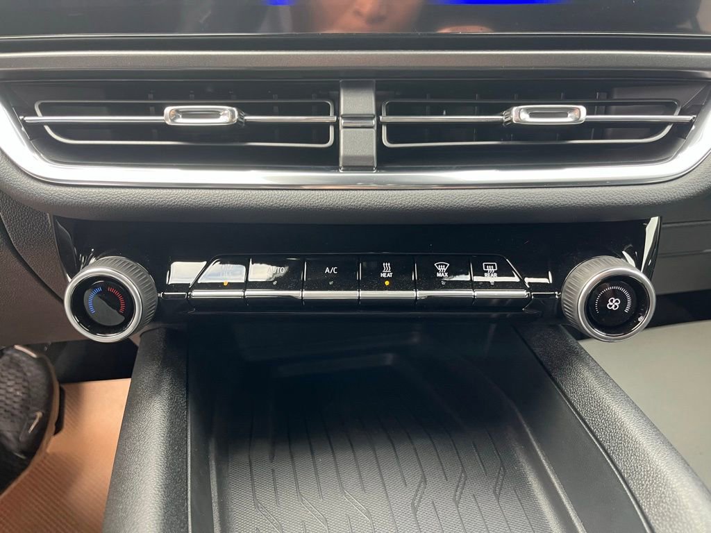 New 2026 Chevrolet Equinox EV LT w/ Comfort Package image 18