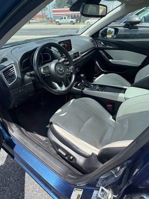 Used 2017 MAZDA MAZDA3 Grand Touring w/ Premium Equipment Package FWD image 6