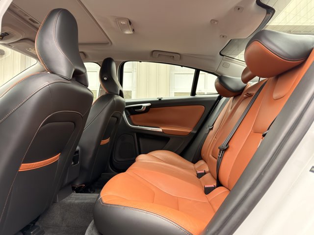 Used 2017 Volvo S60 T5 Inscription image 23