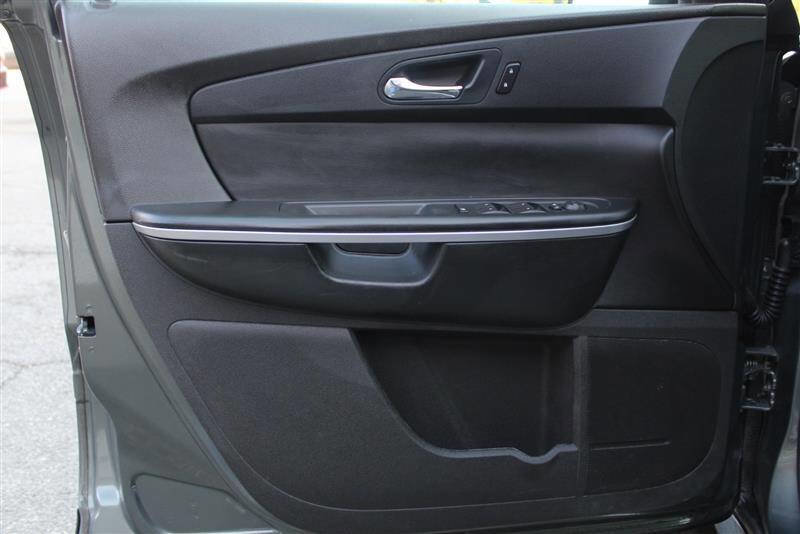 Used 2011 GMC Acadia SLE image 12