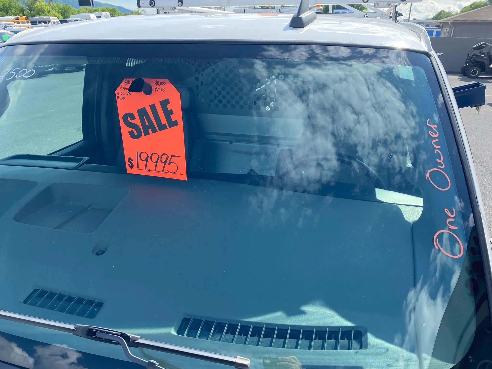 Used 2016 Chevrolet Express 2500 Extended RWD image 4