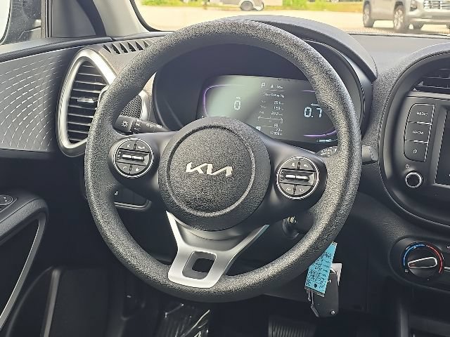 Used 2025 Kia Soul LX w/ LX Technology Package FWD image 30